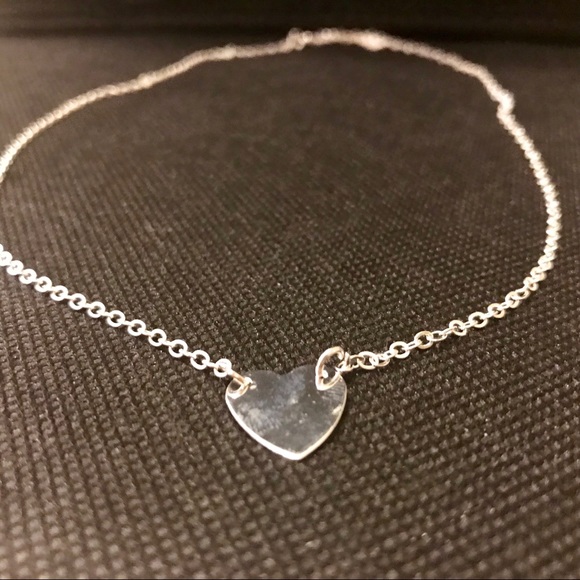 NWT Stunning Silver Simple Heart Necklace - Picture 5 of 7